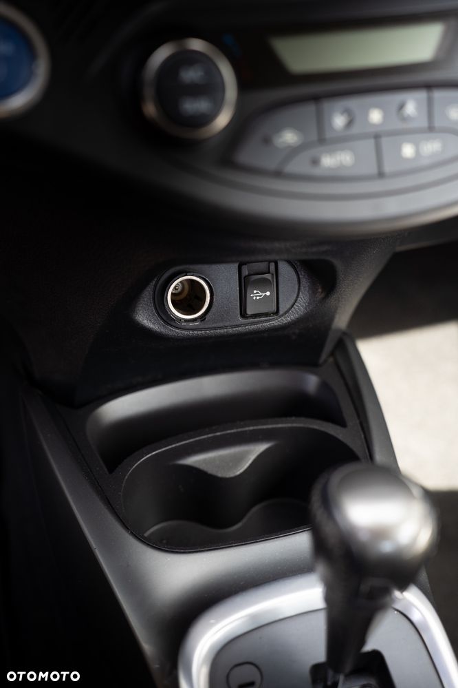 Toyota Yaris Hybrid 100 Active EU6 - 18