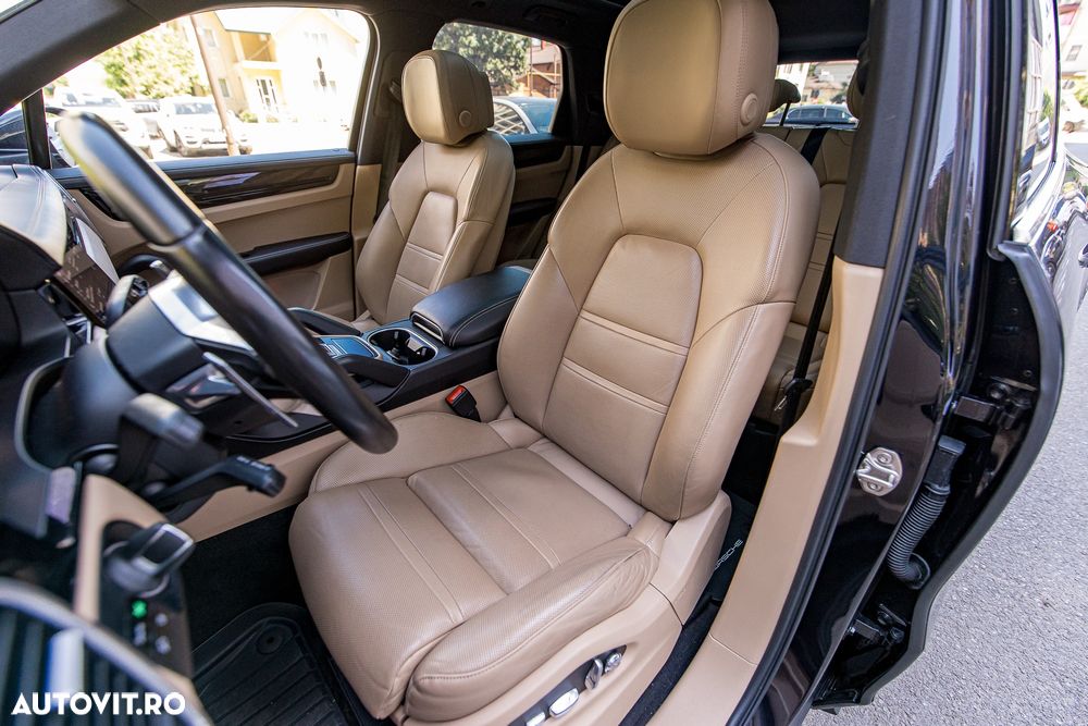 Porsche Cayenne - 24