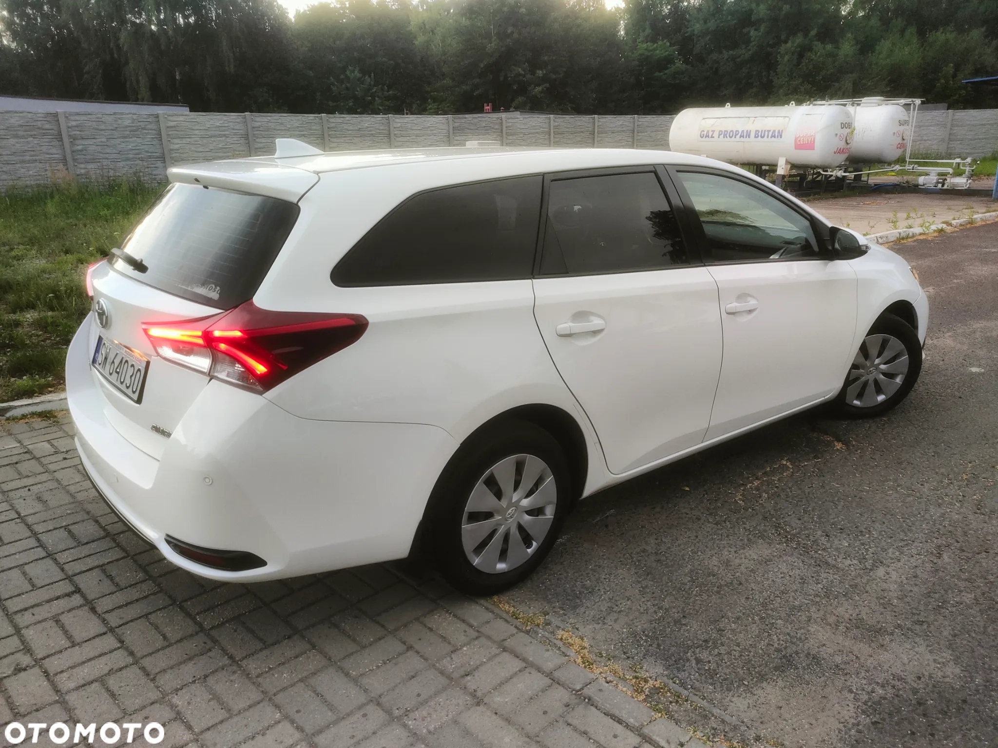 Toyota Auris 1.4 D-4D Active - 3
