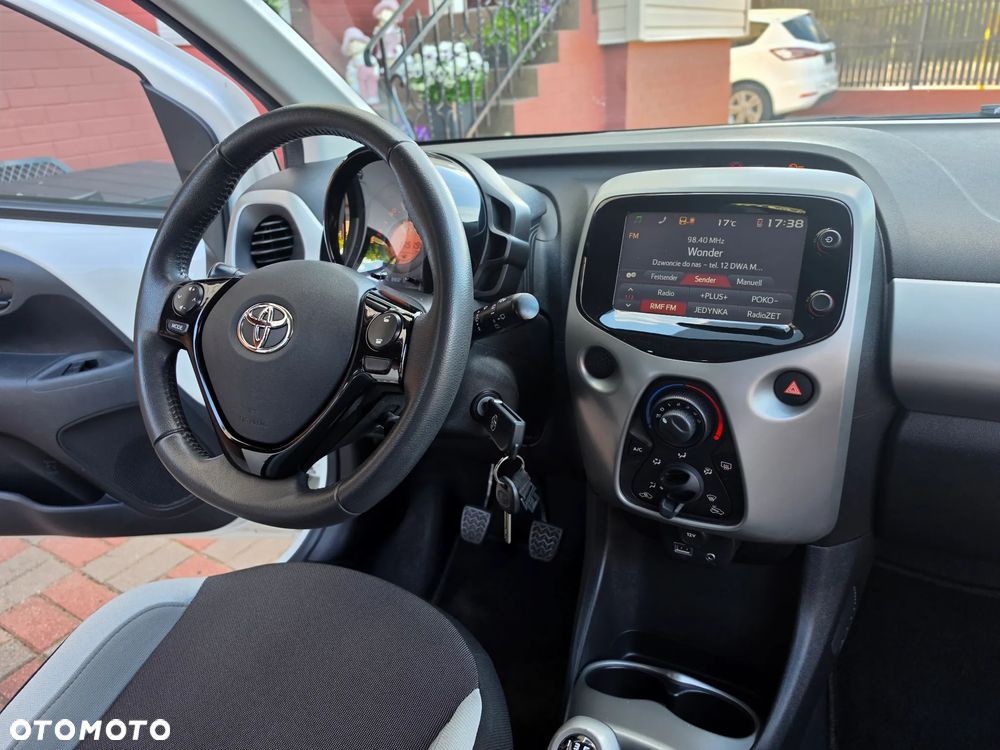 Toyota Aygo x-clusiv - 20