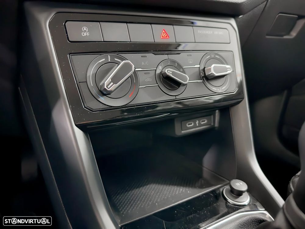 VW T-Cross 1.0 TSI Life - 25