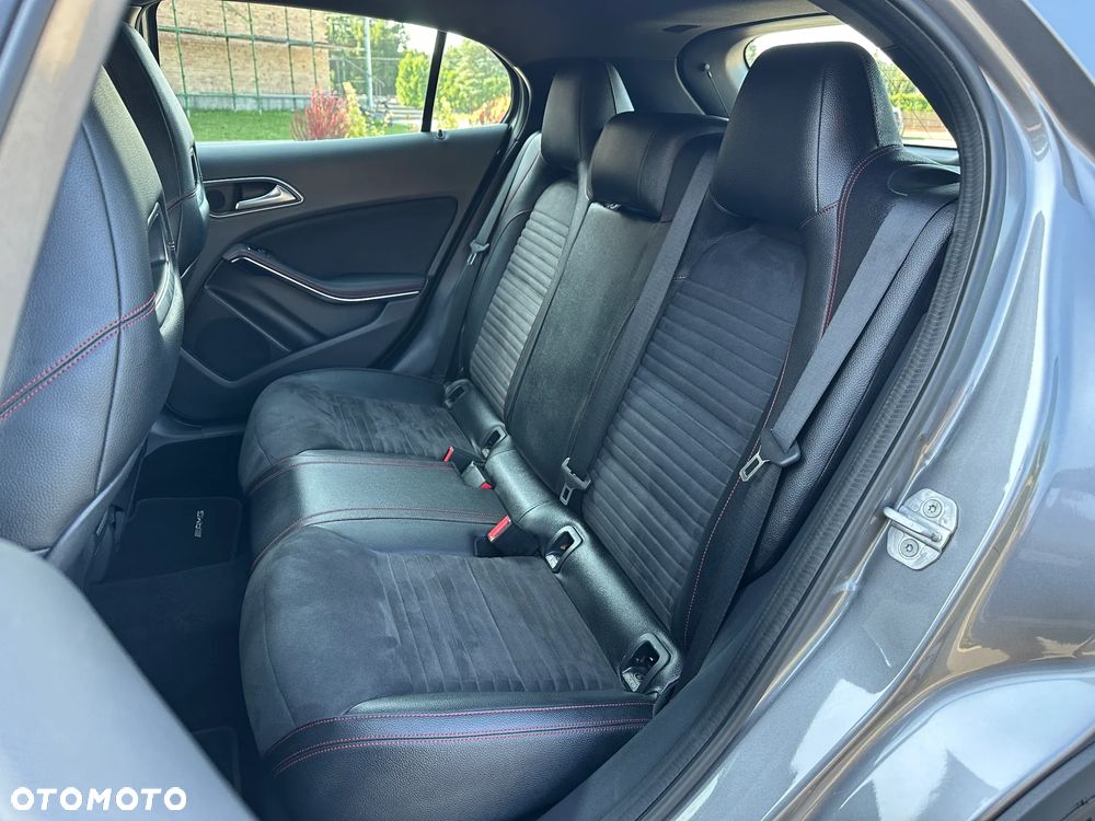 Mercedes-Benz GLA 250 7G-DCT - 38