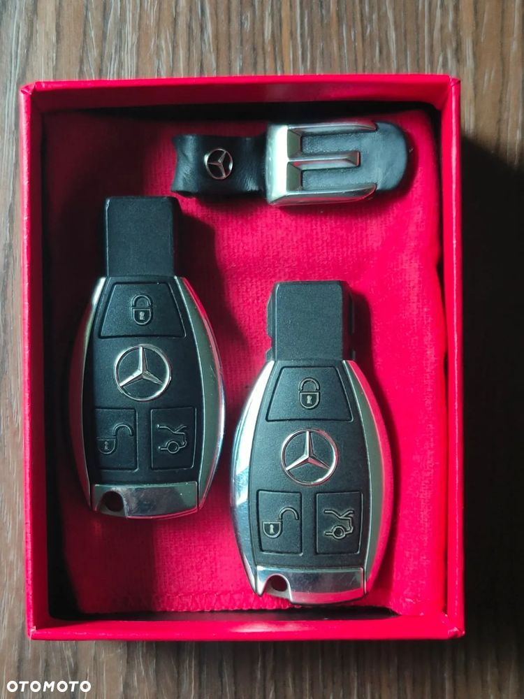 Mercedes-Benz Klasa E 250 Elegance - 34