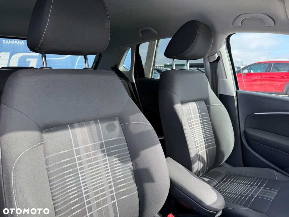 Volkswagen Polo 1.4 TDI Blue Motion Technology Lounge - 19