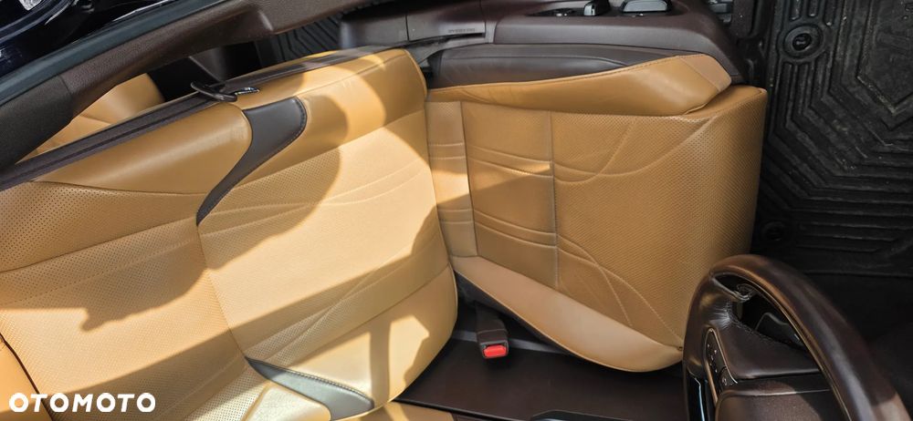 Lexus ES 300h Prestige - 28