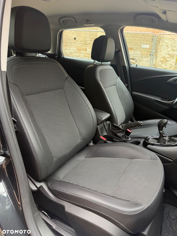 Opel Astra 1.4 Turbo Exklusiv - 26