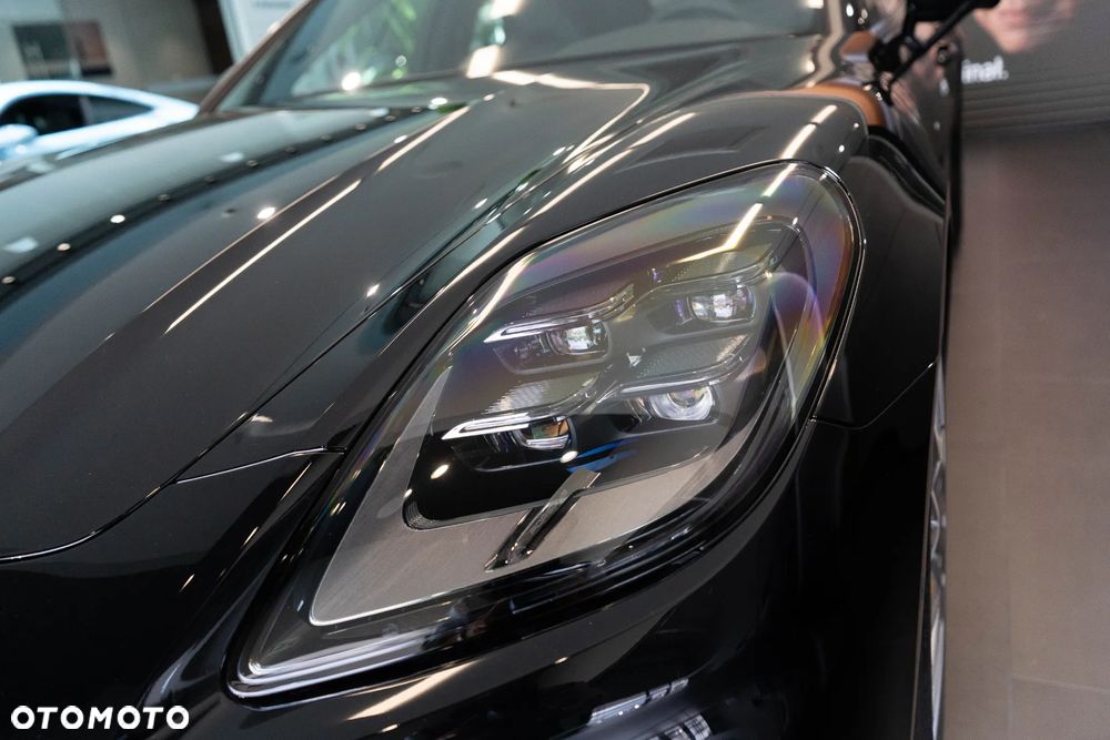Porsche Panamera 4 E-Hybrid PHEV - 32