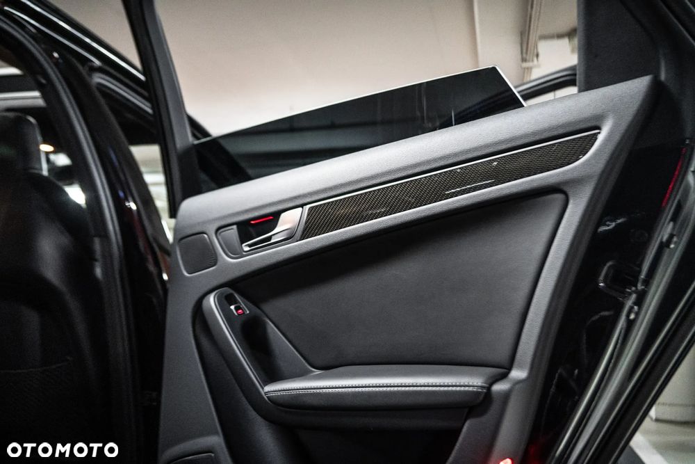 Audi RS4 Limousine - 32