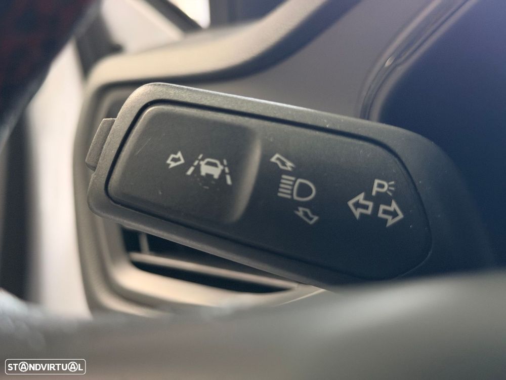 Ford Focus 1.0 EcoBoost MHEV ST-Line - 24