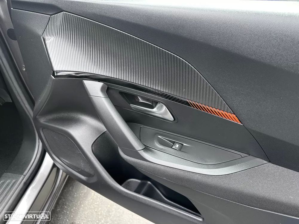 Peugeot 2008 1.2 PureTech Allure Pack - 42