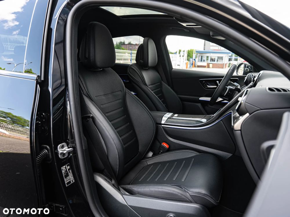 Mercedes-Benz GLC 300 e 4Matic 9G-TRONIC AMG Line - 26