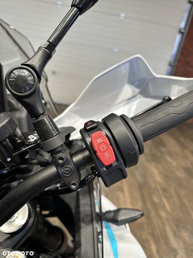 CFMoto 1000 MT-X - 12