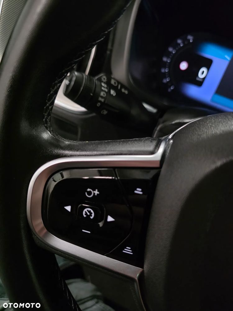 Volvo XC 60 B4 D Ultimate Dark - 24