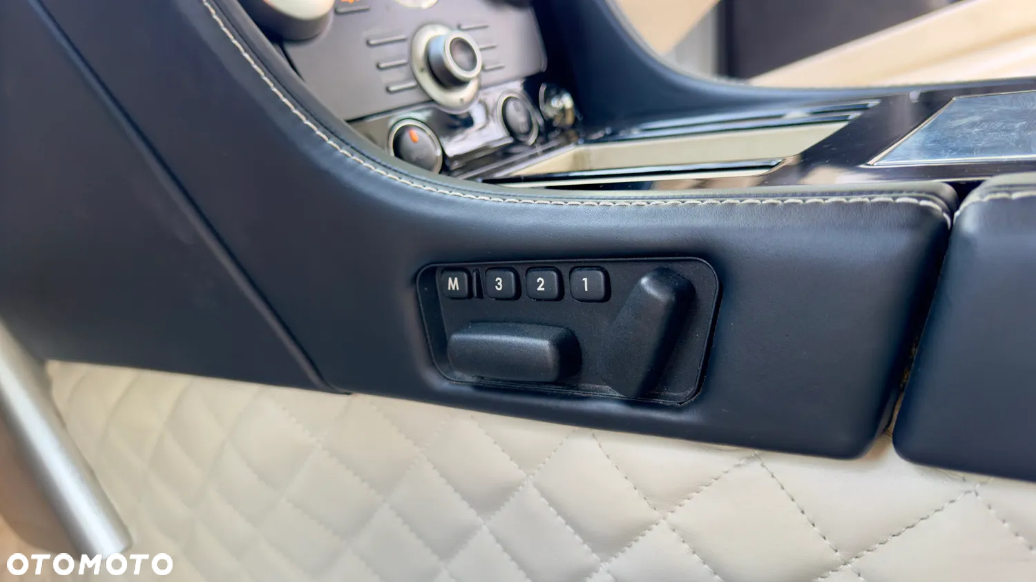 Aston Martin DBS Cabrio Touchtronic - 17