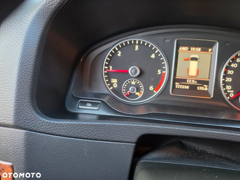 Volkswagen Multivan - 16