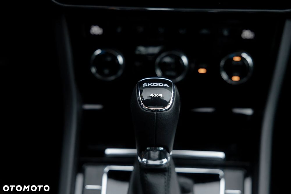 Skoda Superb 2.0 TSI 4x4 L&K DSG - 27