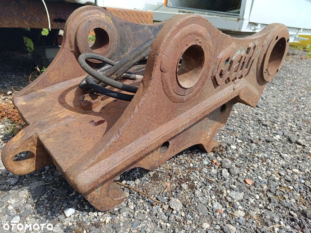 Szybkozłącze hydrauliczne do koparki sworzeń 70mm - 7