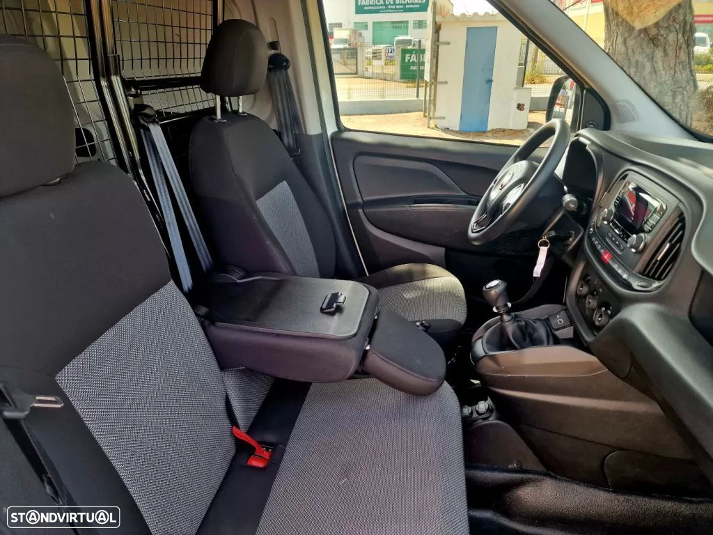 Fiat Doblo Cargo 1.6 Multijet-IVA Dedutível-AC - 23
