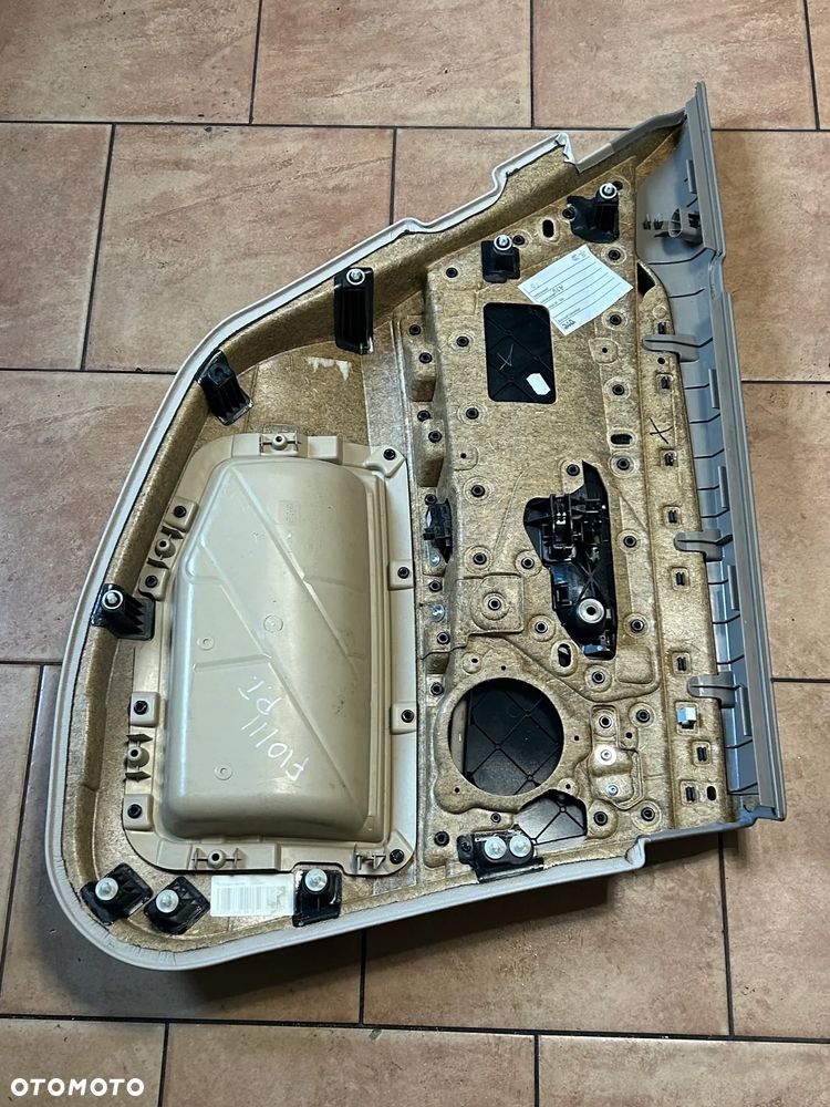 TAPICERKA DRZWI PRAWY TYŁ BMW F10 F11 - 2