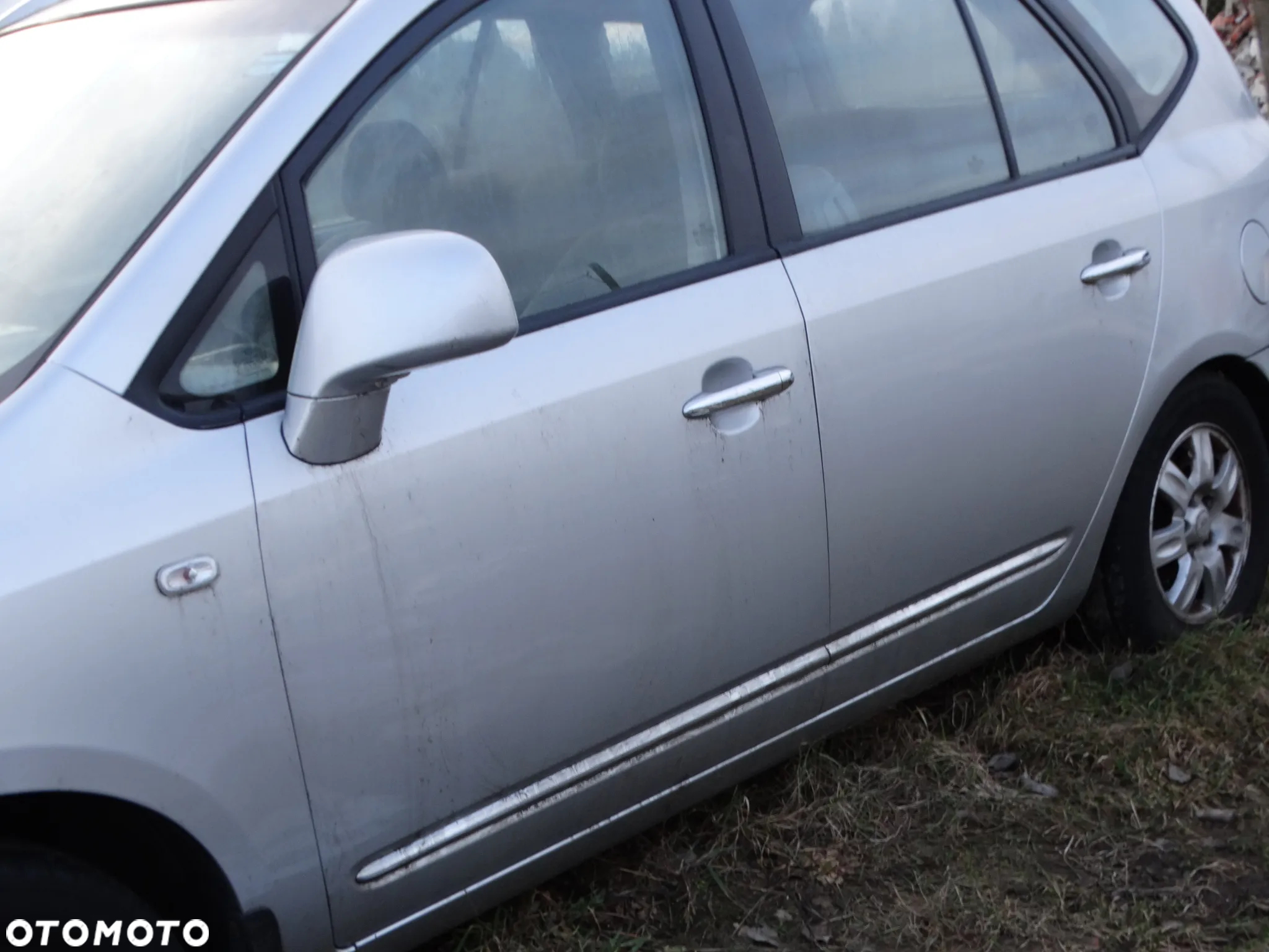 Kia Carens 3 III Srebrna kolor 7S Maska Drzwi Klapa Zderzak Relingi Poprzeczki Bagażnik Zderzak - 4
