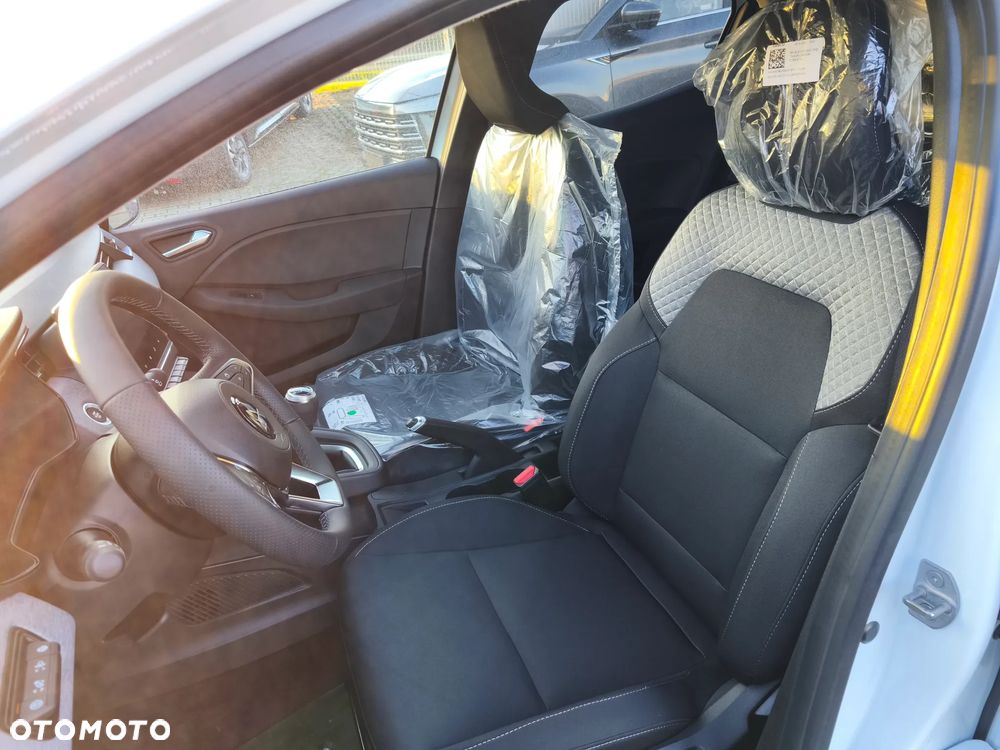 Mitsubishi Colt 1.0T Invite Style Cold - 8