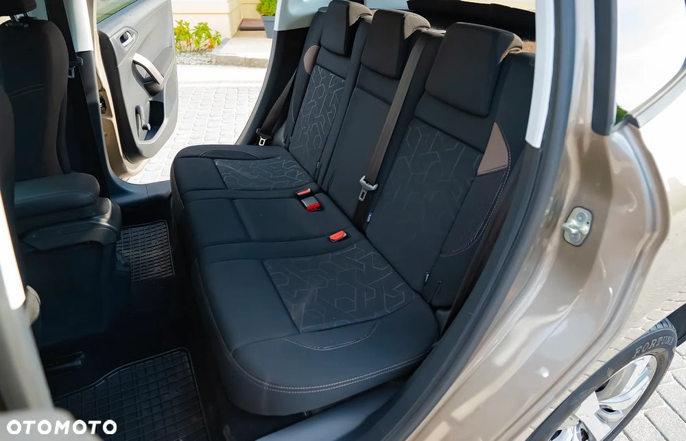Peugeot 2008 BlueHDi 100 STOP & START Style - 31