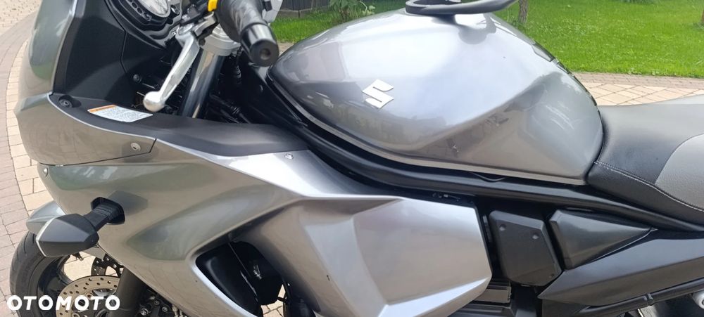 Suzuki GSX - 37