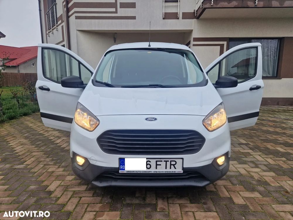 Ford Tourneo Courier - 17