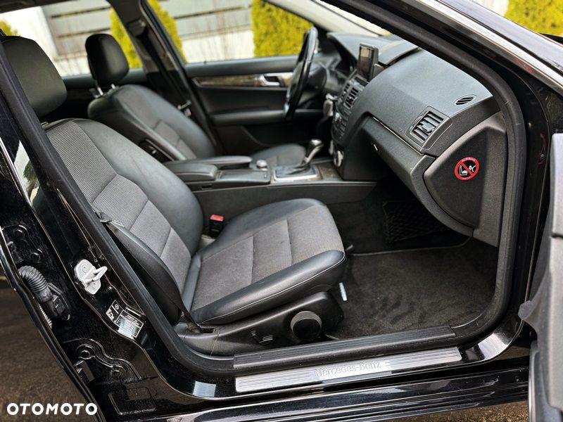 Mercedes-Benz Klasa C 220 CDI DPF Automatik BlueEFFICIENCY Avantgarde - 12