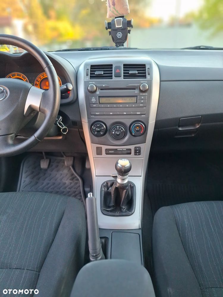 Toyota Corolla 1.6 Luna - 22