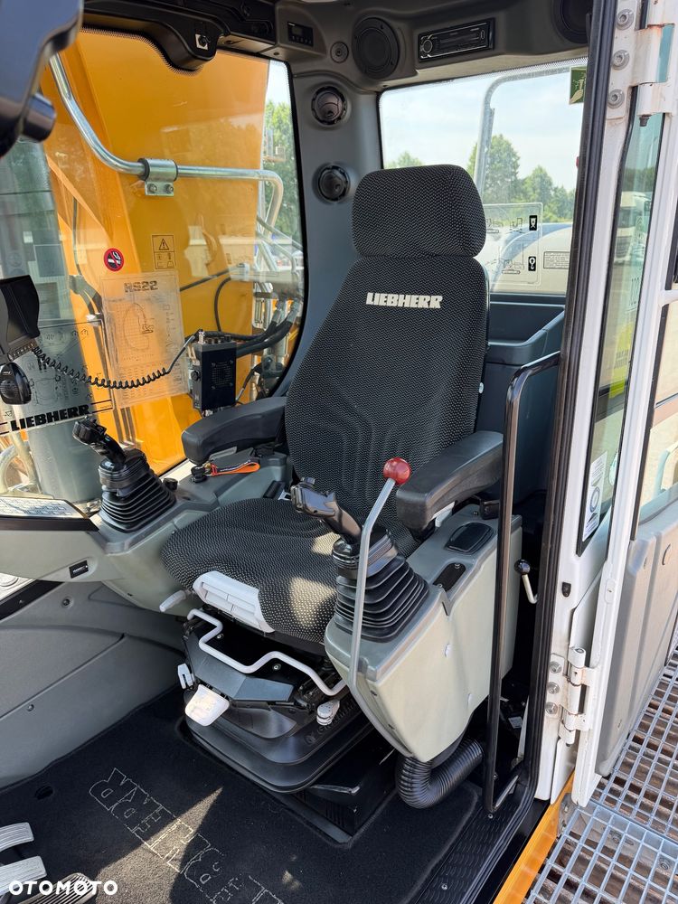 Liebherr R922 R 922 LC - 32