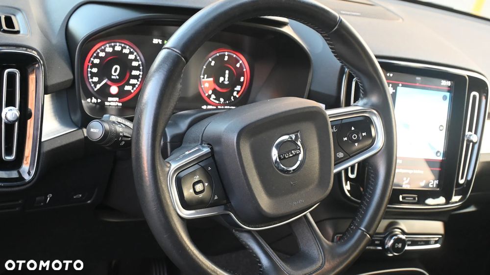 Volvo XC 40 D4 AWD Momentum (Intro Edition) - 32