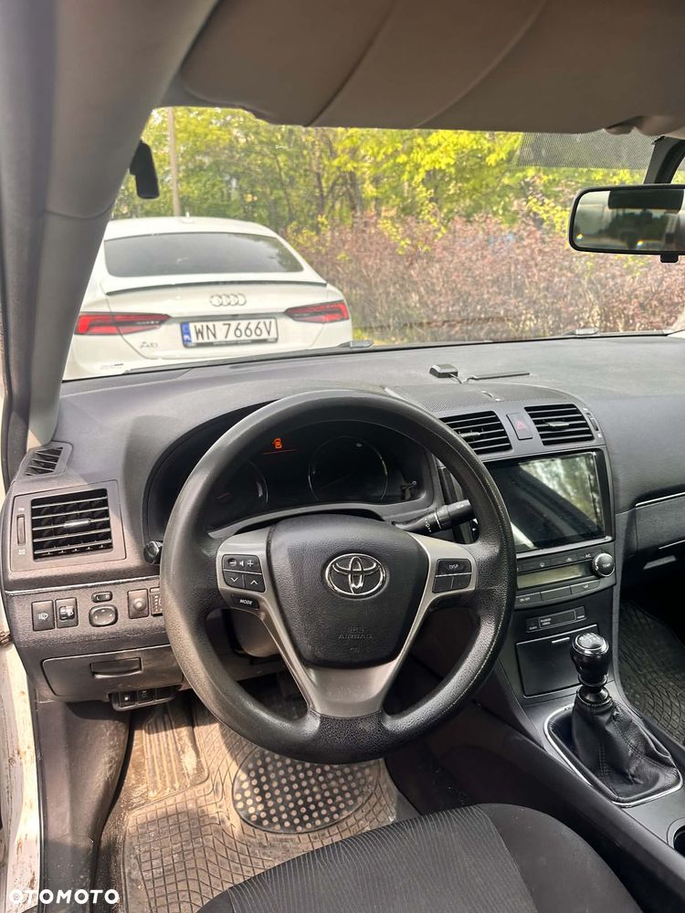 Toyota Avensis 1.8 Luna - 4