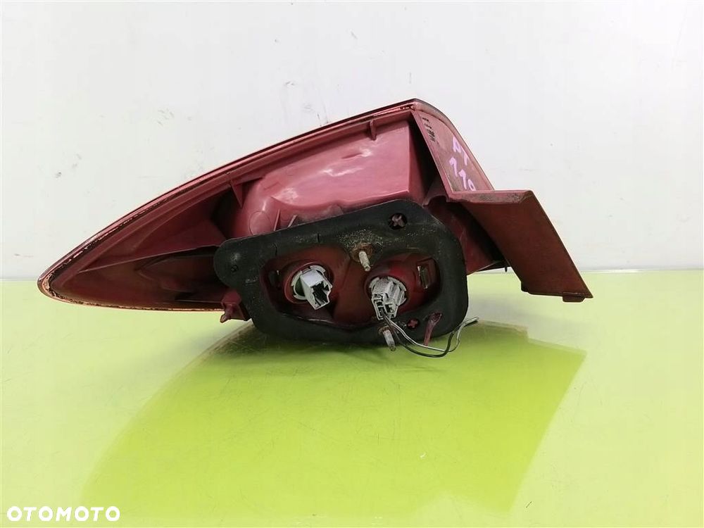 Lampa prawa tylna tył Mazda 3 I 2003 – 2006 PRZED LIFT Hatchback - 4