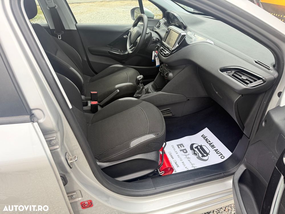 Peugeot 208 PureTech 82 Start & Stop Style - 13