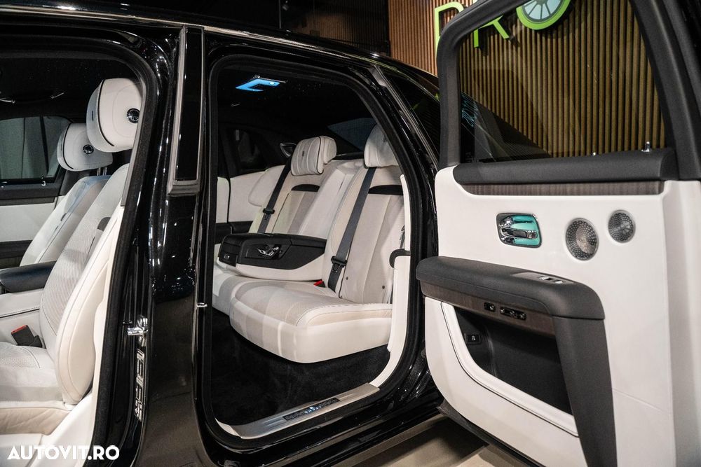 Rolls-Royce Ghost - 25