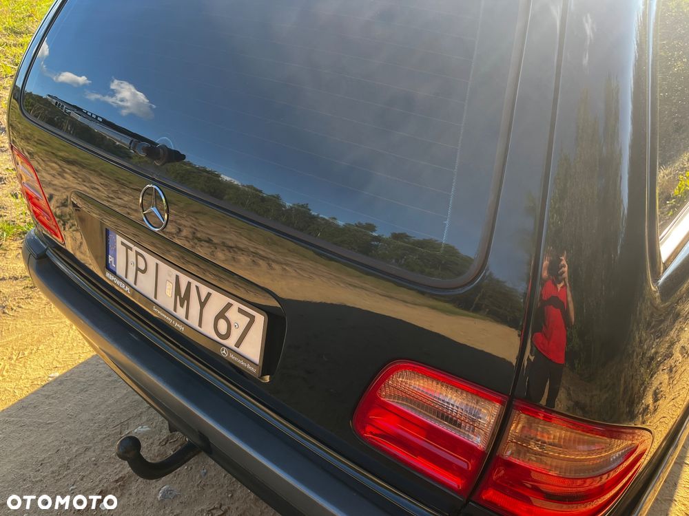 Mercedes-Benz Klasa E 200 T Classic - 31
