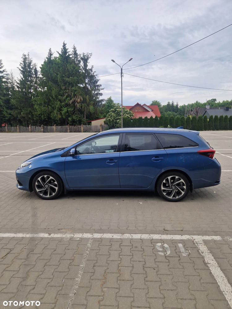 Toyota Auris 1.6 Premium - 2
