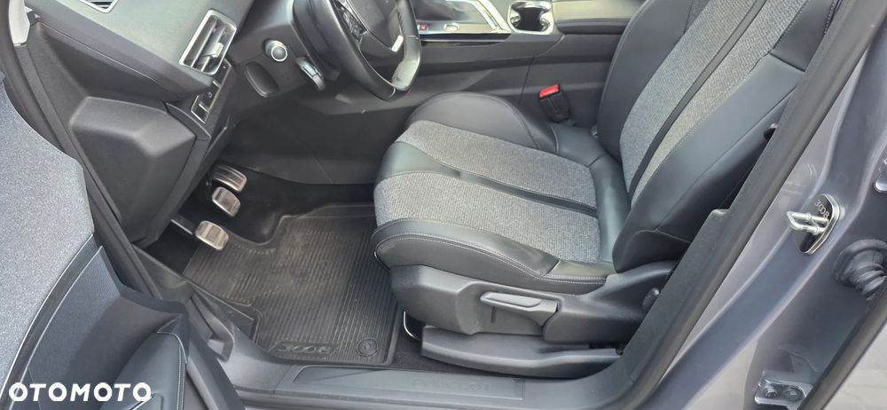 Peugeot 3008 1.2 PureTech Allure S&S - 18
