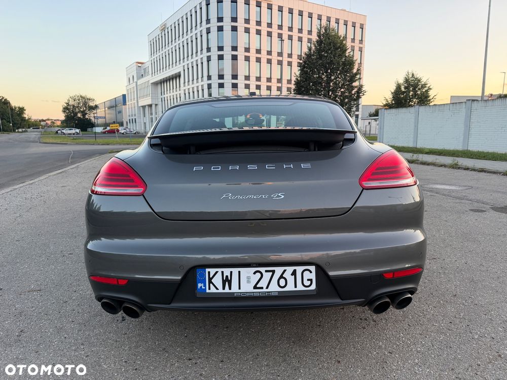 Porsche Panamera 4S - 7