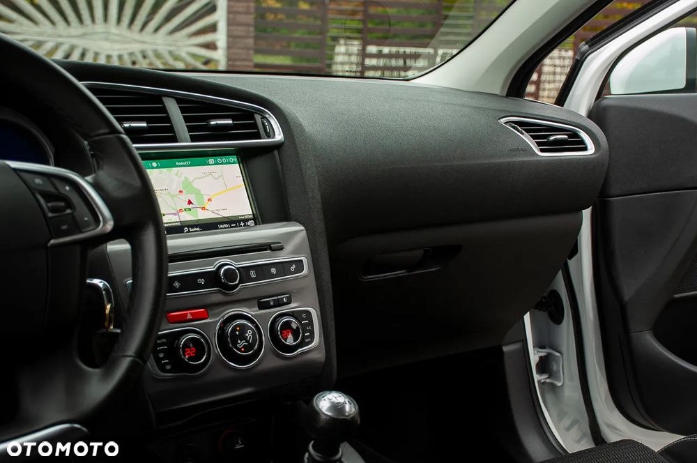 Citroën C4 PureTech 130 Stop&Start SHINE - 31