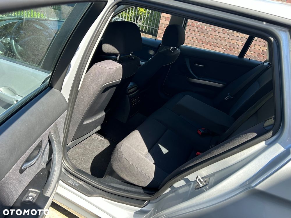 BMW Seria 3 318i Edition Exclusive - 7