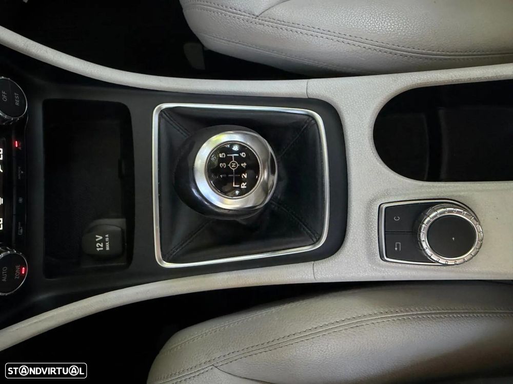 Mercedes-Benz CLA 200 CDI AMG Line — fotografia 25