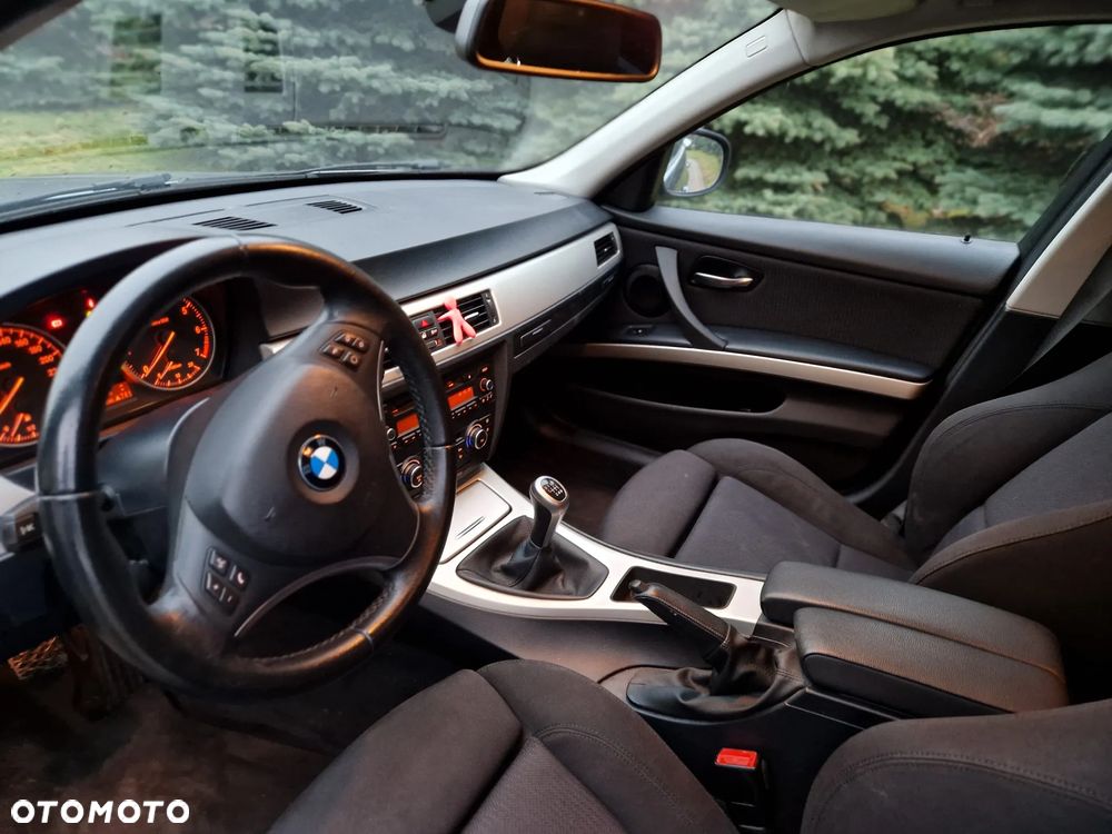 BMW Seria 3 318i Edition Lifestyle - 12