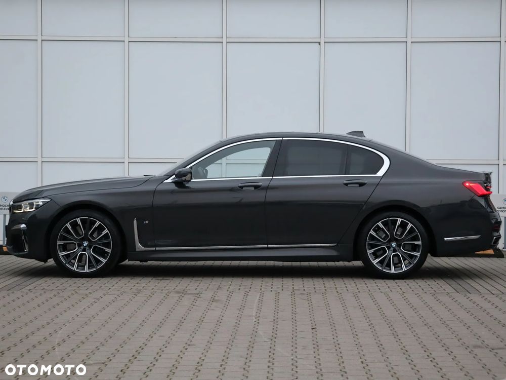 BMW Seria 7 750i xDrive sport - 3