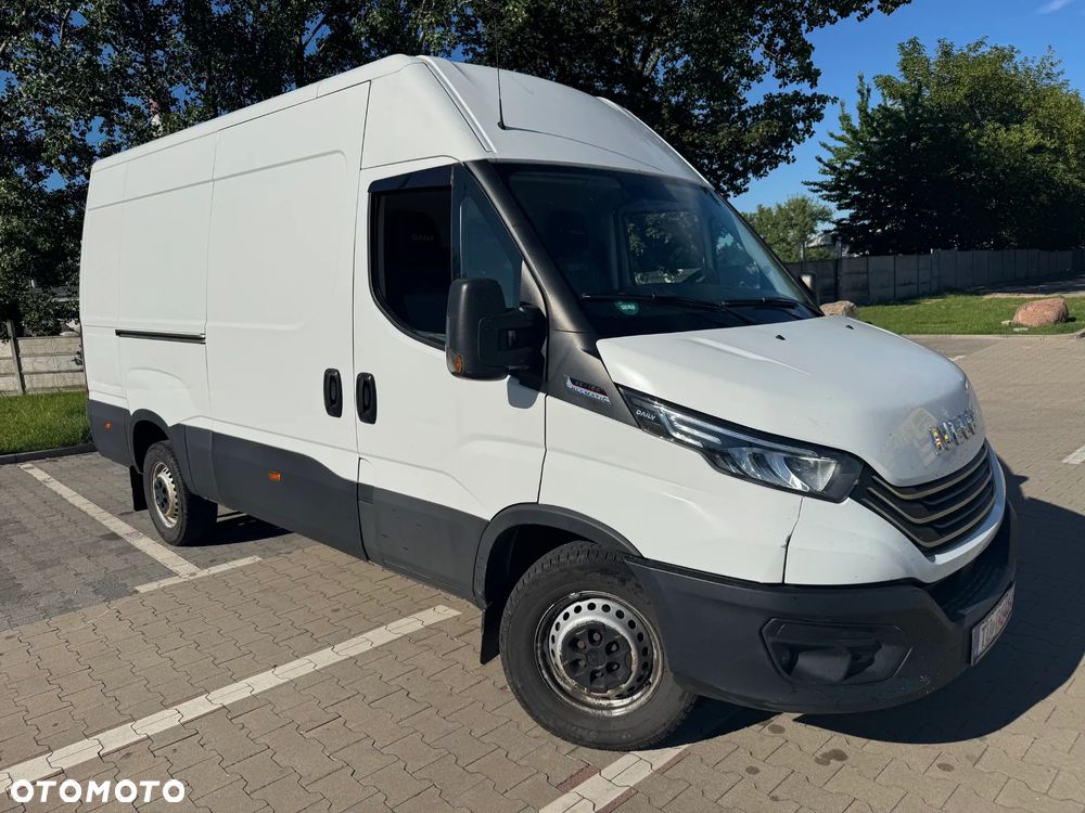 Iveco 3.0 Daily 35S18 hak CarPlay 12m3 średni LED Hi-Matic - 10
