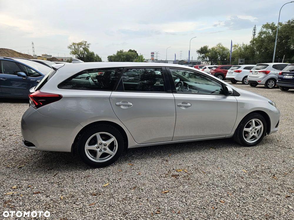Toyota Auris 1.6 Premium - 15