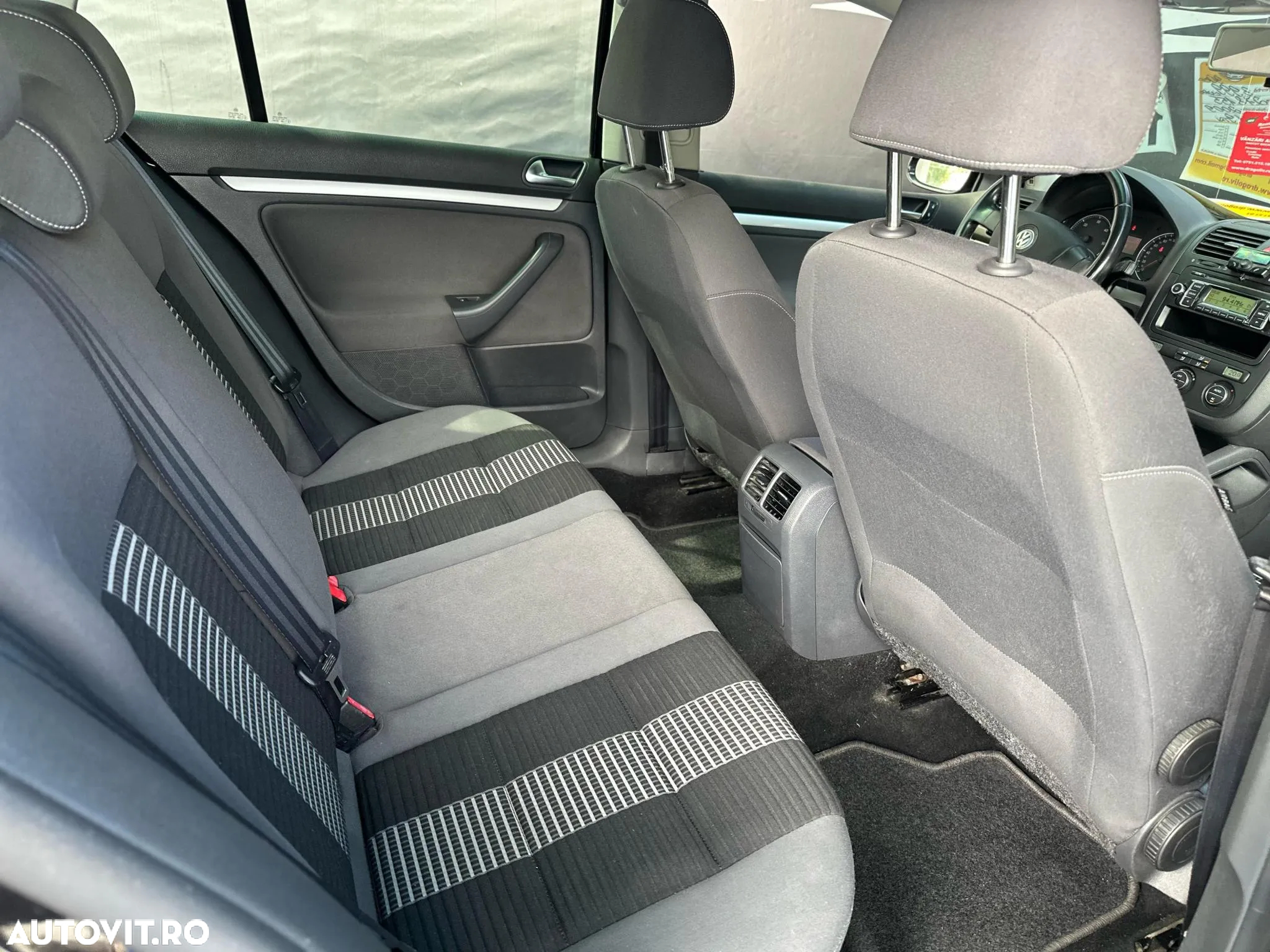 Volkswagen Golf 1.9 TDI BlueMotion Comfortline - 8