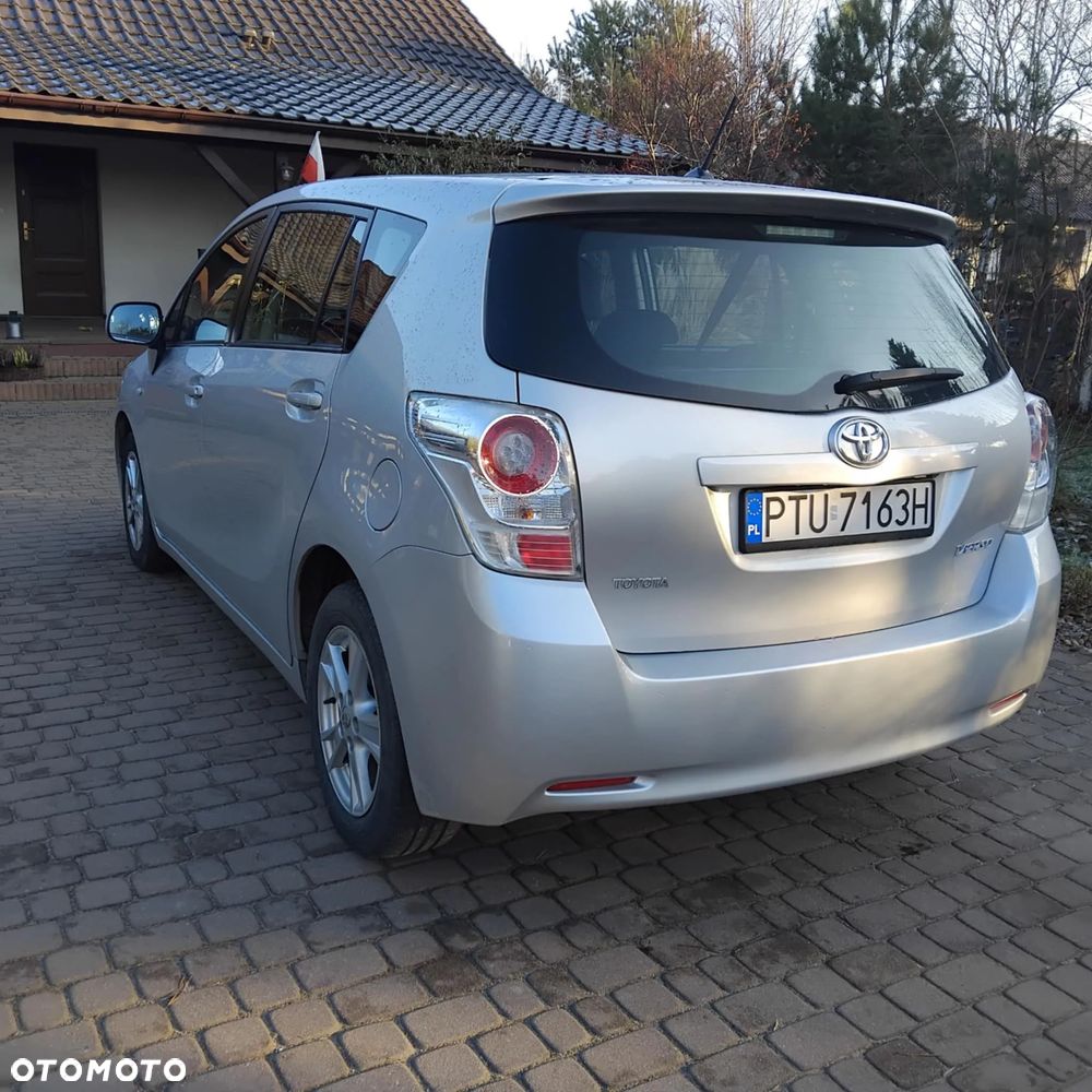 Toyota Verso 2.0 D-4D - 4