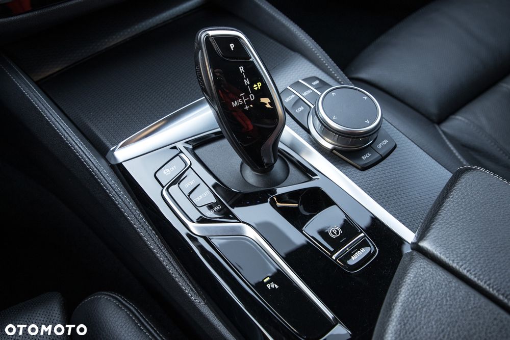BMW Seria 5 530i xDrive Sport Line sport - 19